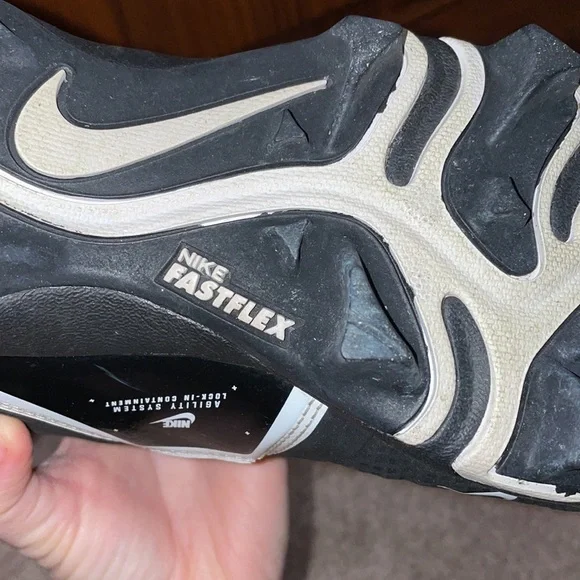 Nike FastFlex cleats Black and White Athletic Shoes Mens size 8 - Picture 2 of 5